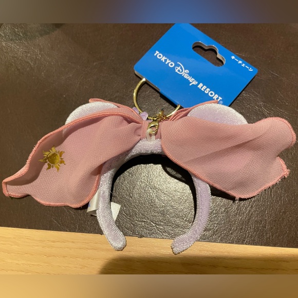 NWT Tokyo Disney Sea Rapunzel Tangled Keychain Mickey Ears Fantasy Springs Japan - Picture 4 of 4